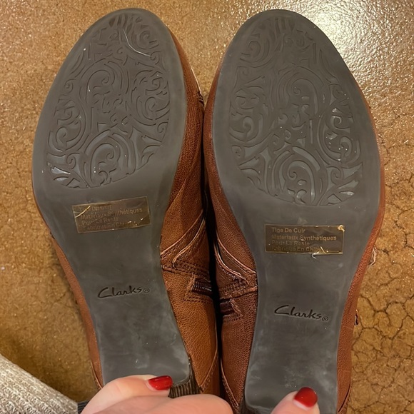 Clarks Flyrt Fancy Bootie/Pump - Picture 7 of 8